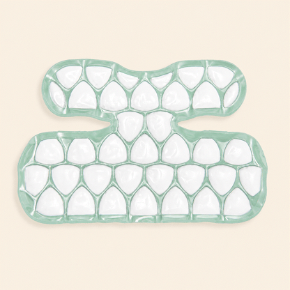 Cooling therapy wrap for joints with adjustable compression and flexible straps